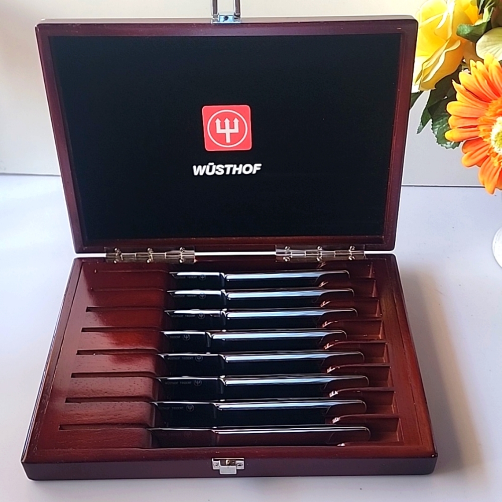NEW Vintage, Wüsthof 8 Serrated Steak Knives. - Picture 15 of 15
